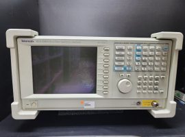Tektronix  RSA3303A