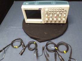 Tektronix TDS2024C　