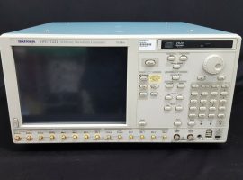 Tektronix AWG7122B