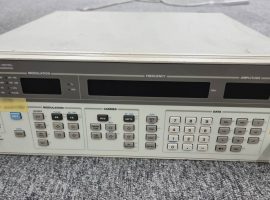HP 8657B