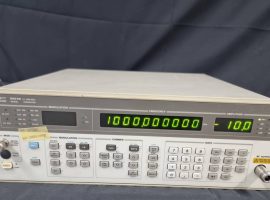 HP 8657B