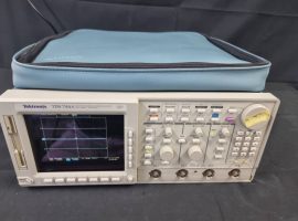 テクトロニクス TDS744A