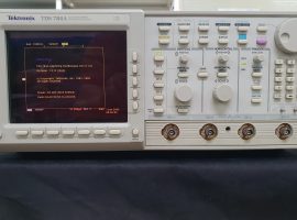 Tektronix TDS784A