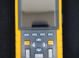 FLUKE 123