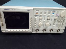 Tektronix TDS754D