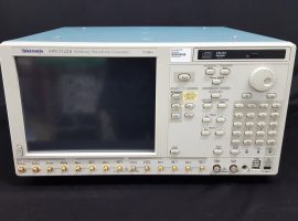 Tektronix AWG7122B