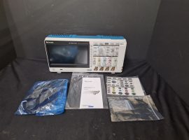 Tektronix TBS2204B
